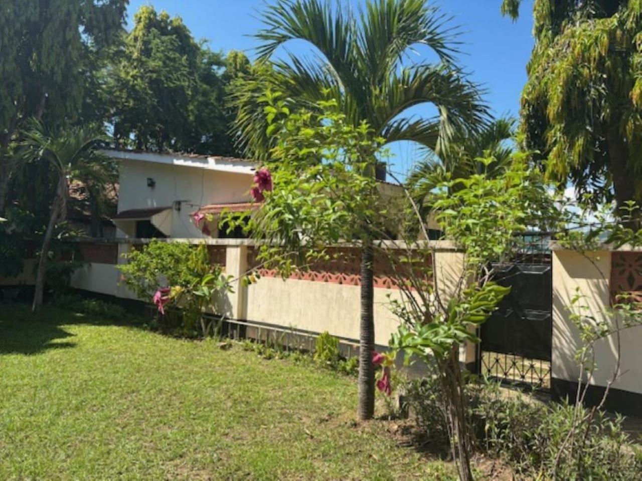 מומבסה Mei Place Apartments מראה חיצוני תמונה