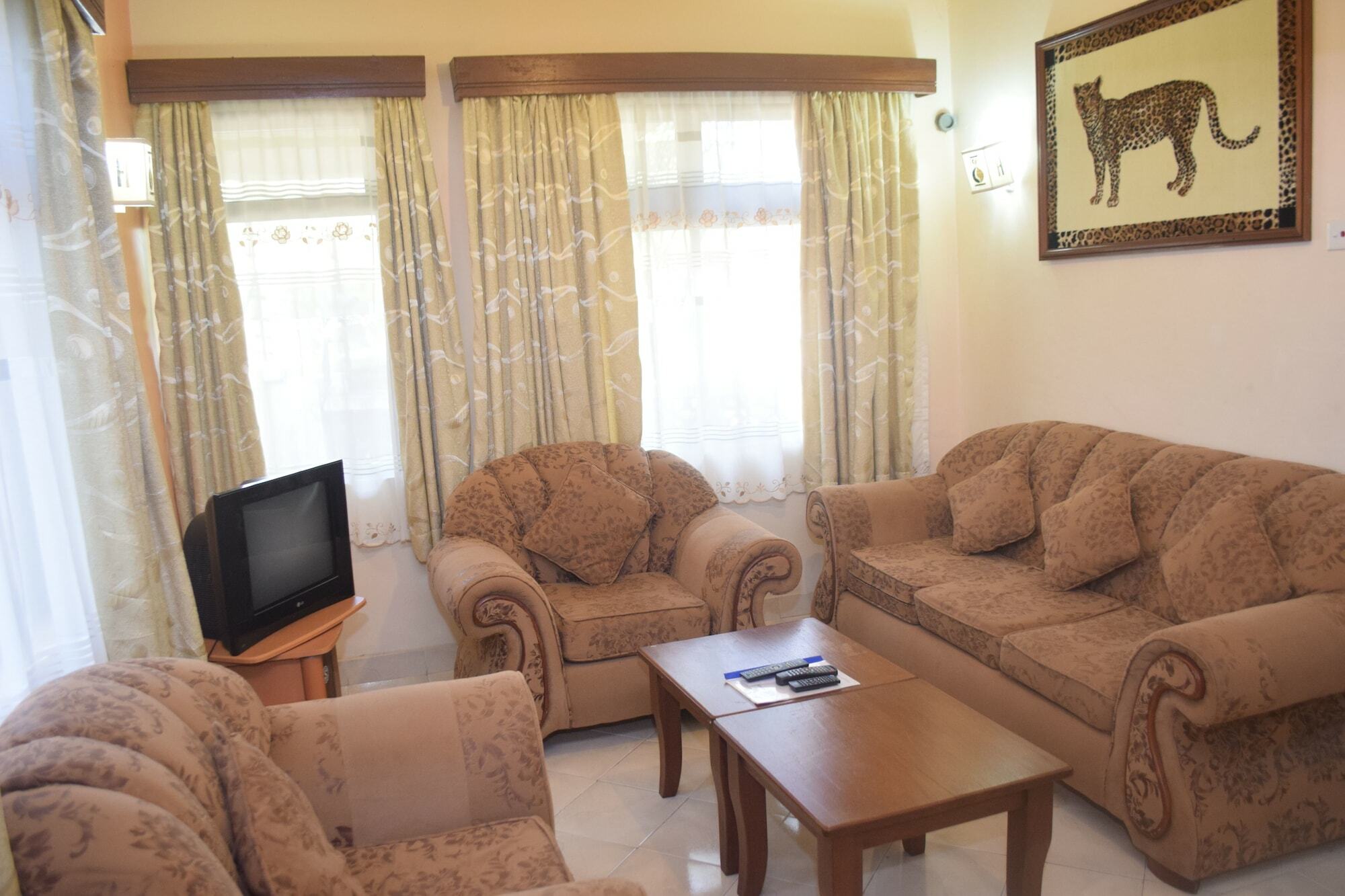 מומבסה Mei Place Apartments מראה חיצוני תמונה